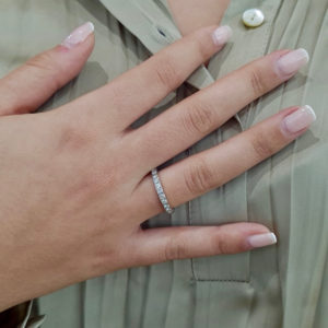 Demi alliance diamants or blanc 18 carats